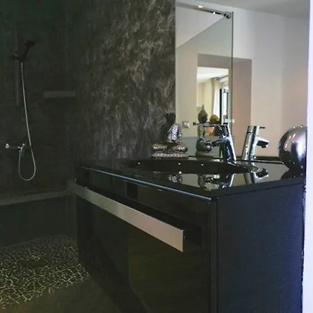 Arthur Vieux Port Apartment